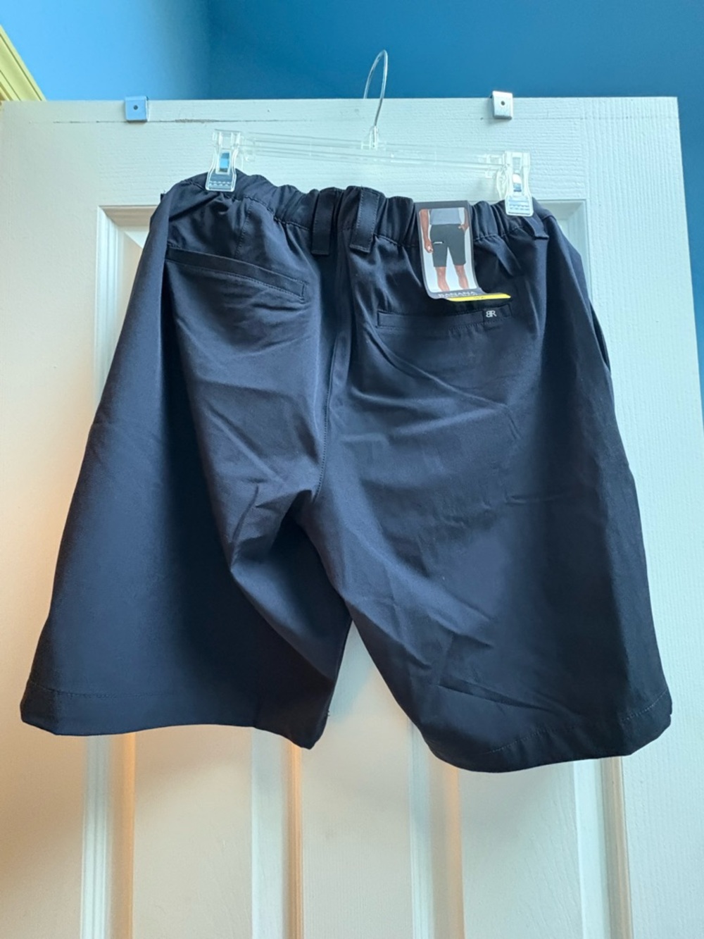NWT Banana Republic Men's Flat-Front Shorts
Black Size 32 - Picture 2 of 7